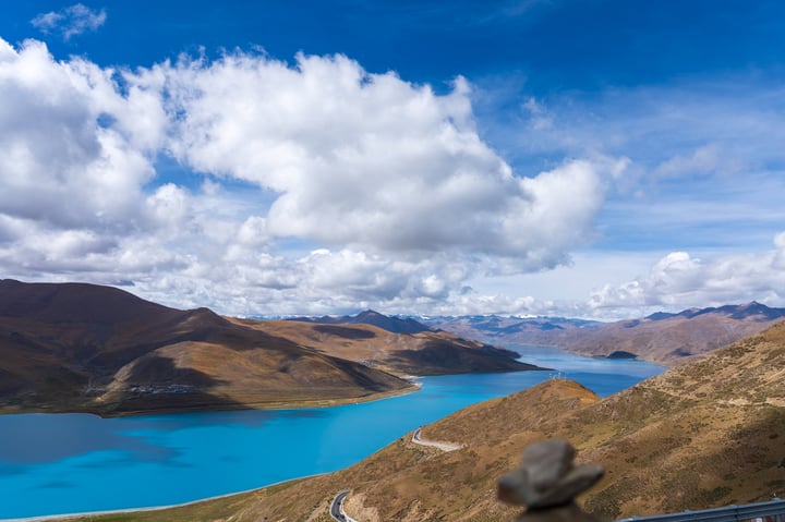羊卓雍错航拍 ཡར་འབྲོག་གཡུ་མཚོ། Yamdrok Lake