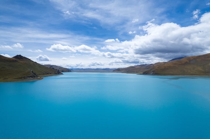 羊卓雍错航拍 ཡར་འབྲོག་གཡུ་མཚོ། Yamdrok Lake