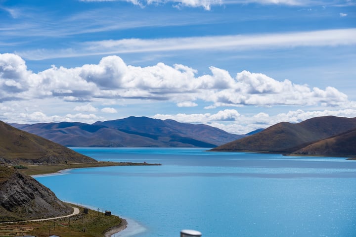 羊卓雍错航拍 ཡར་འབྲོག་གཡུ་མཚོ། Yamdrok Lake